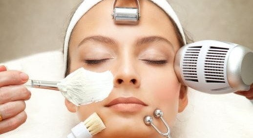 Online Aesthetician Courses Lady 3